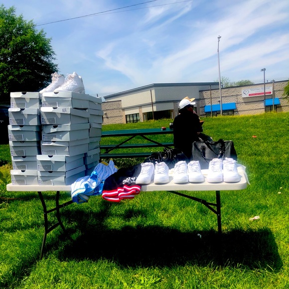 Excellent condition/with box sizes 9 and 9.5 - Picture 1 of 1